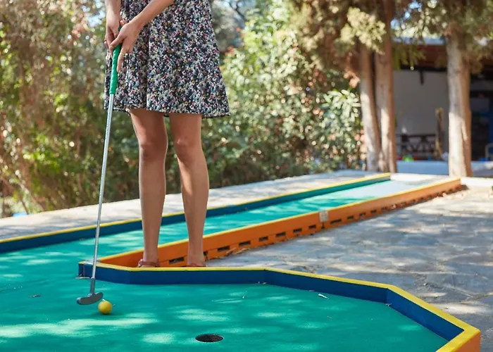 אתר נופש Leda Village 4*