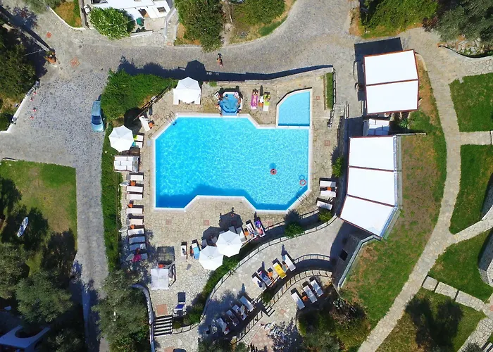 אתר נופש Leda Village 4*